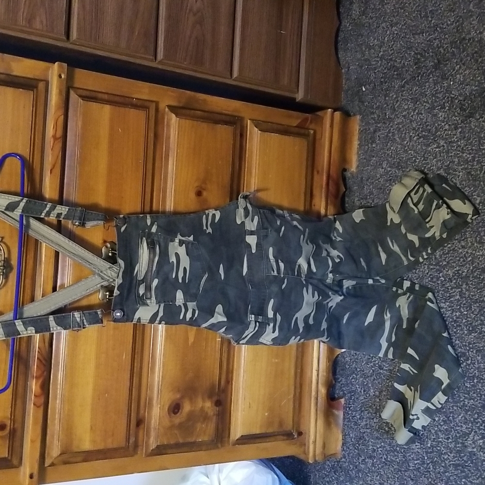 Y2K Forever 21 camo overalls